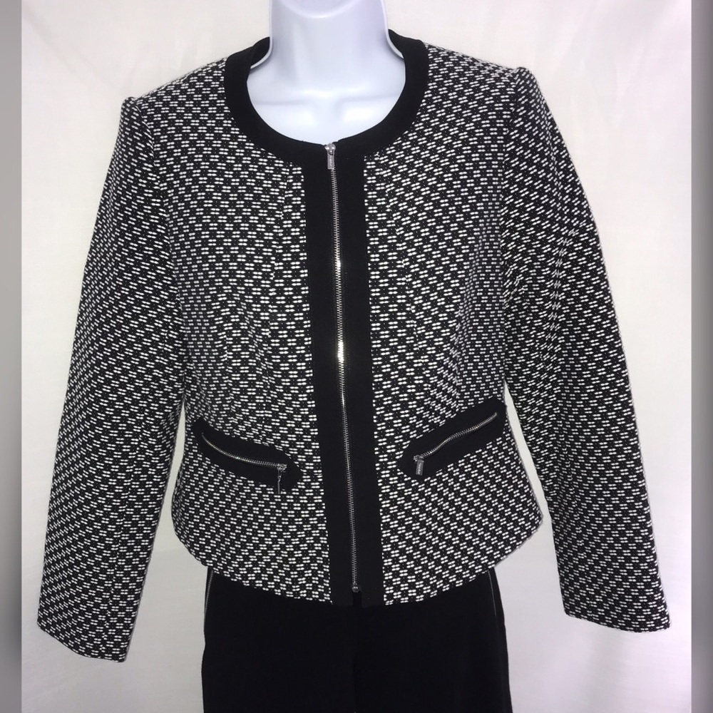 Petite Calvin Klein black & white blazer.
